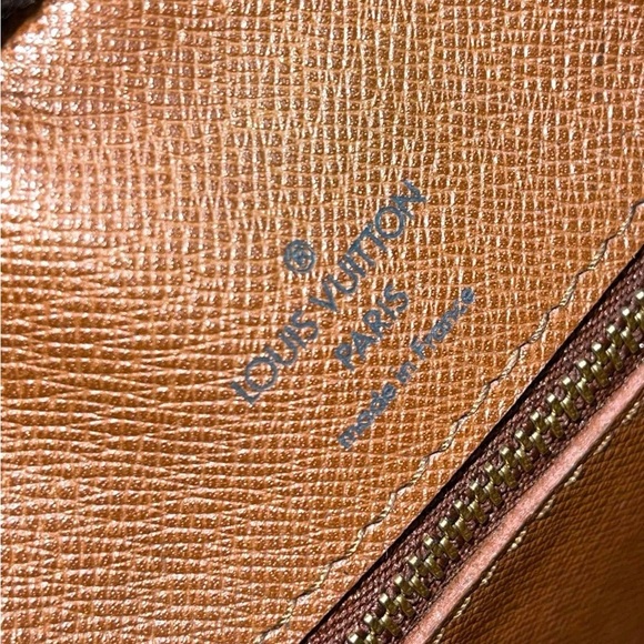 ❌SOLD❌ 🌸PORTE DOCUMENTS VOYAGE HANDBAG  MONOGRAM - Picture 2 of 16